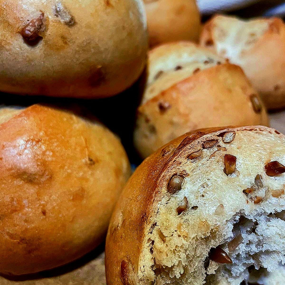 Honey Roasted Sunflower Crispy Buns
