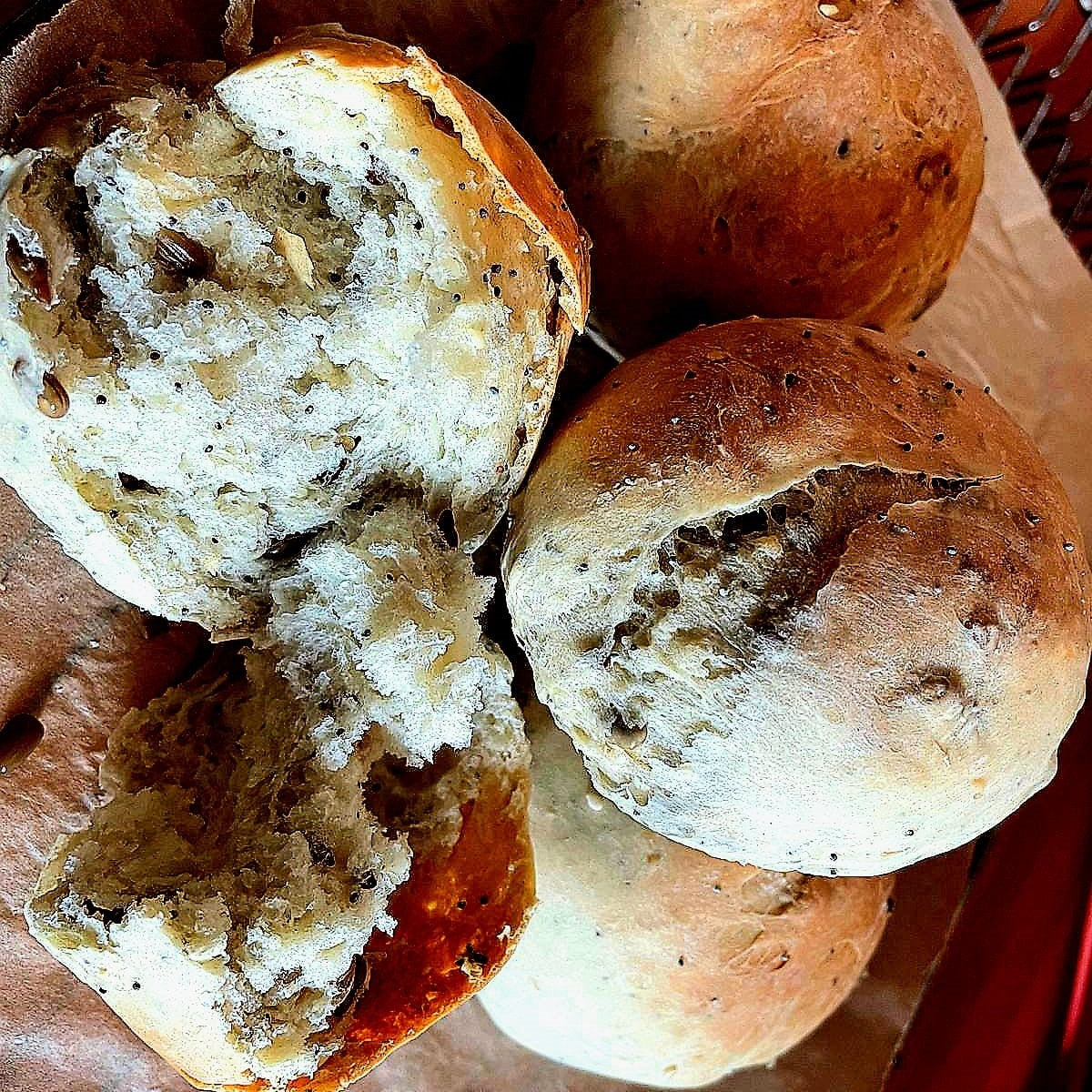 Seeded Crispy Buns